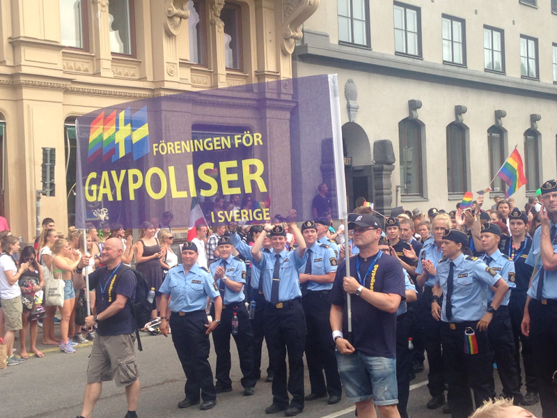 Illustration for article titled My photos from the biggest pride parade in Sweden!